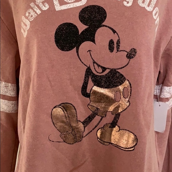 Disney top size small - Picture 2 of 6